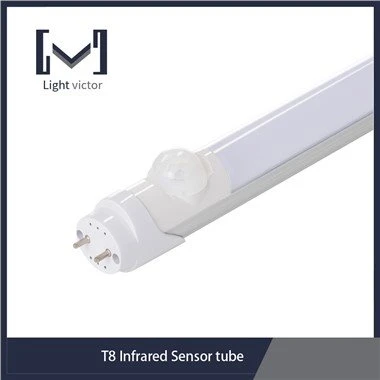 Braiteoir Infridhearg T8 Solas Tube LED